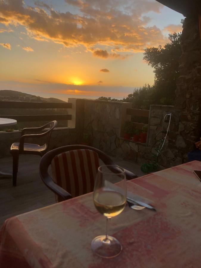 Sardegna-Ferienwohnung Mit Emotionale Meeres Blick トッレ・デイ・コルサリ エクステリア 写真