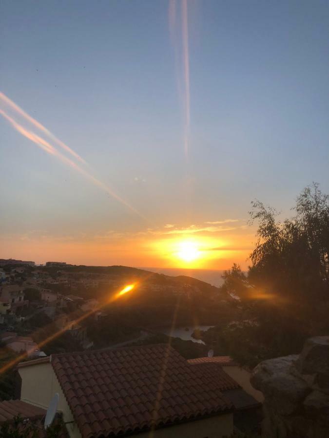 Sardegna-Ferienwohnung Mit Emotionale Meeres Blick トッレ・デイ・コルサリ エクステリア 写真